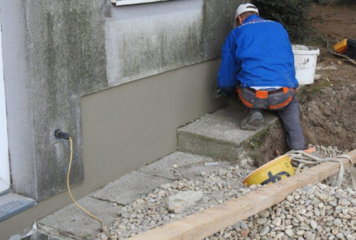 HAUSMAUER- UND SOCKELSANIERUNG