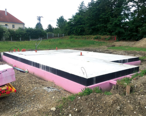 Leitzinger Bau – Errichtung einer Fundamentplatte Bachgasse 3451 Rust